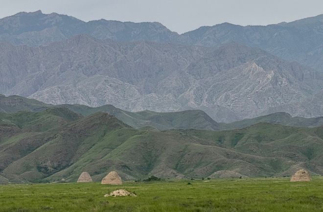 夏的惊喜藏不住了一半沙漠一半湖冰球突破平