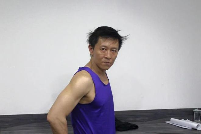 多日无人察觉已发臭王菲前经纪人悼念冰球突破网站台湾男星陈光前家中死亡(图4) 多日无人察觉已发臭王菲前经纪人悼念冰球突破网站台湾男星陈光前家中死亡(图4)