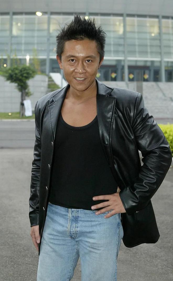 多日无人察觉已发臭王菲前经纪人悼念冰球突破网站台湾男星陈光前家中死亡(图9) 多日无人察觉已发臭王菲前经纪人悼念冰球突破网站台湾男星陈光前家中死亡(图9)