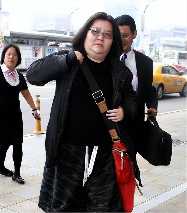 多日无人察觉已发臭王菲前经纪人悼念冰球突破网站台湾男星陈光前家中死亡(图7) 多日无人察觉已发臭王菲前经纪人悼念冰球突破网站台湾男星陈光前家中死亡(图7)