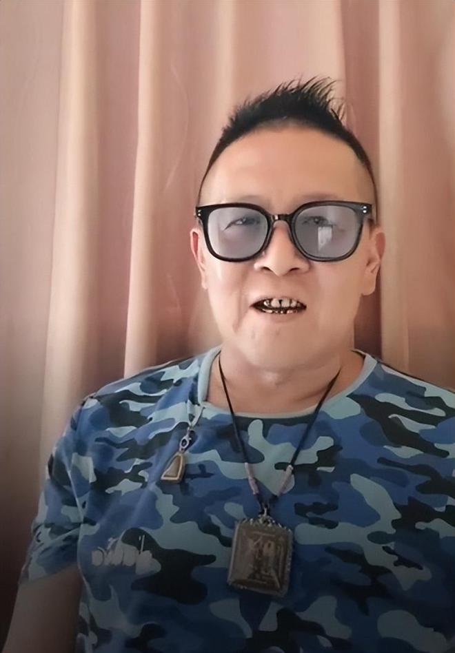 多日无人察觉已发臭王菲前经纪人悼念冰球突破网站台湾男星陈光前家中死亡(图10) 多日无人察觉已发臭王菲前经纪人悼念冰球突破网站台湾男星陈光前家中死亡(图10)